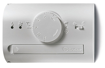 Комнатный термостат; питание 3В DС; 1СО 5А; монтаж на стену; поворотная ручка, переключатель ДЕНЬ/НОЧЬ; дисплей; цвет черный