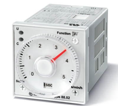 Таймер мультифункциональный (AI, DI, GI, SW, BE, CE, DE), функции SET, RESET; монтаж на панель или в розетку; питание 24…230В АС/DC; 2CO 8A; регулировка времени 0.05с…100ч; степень защиты IP40